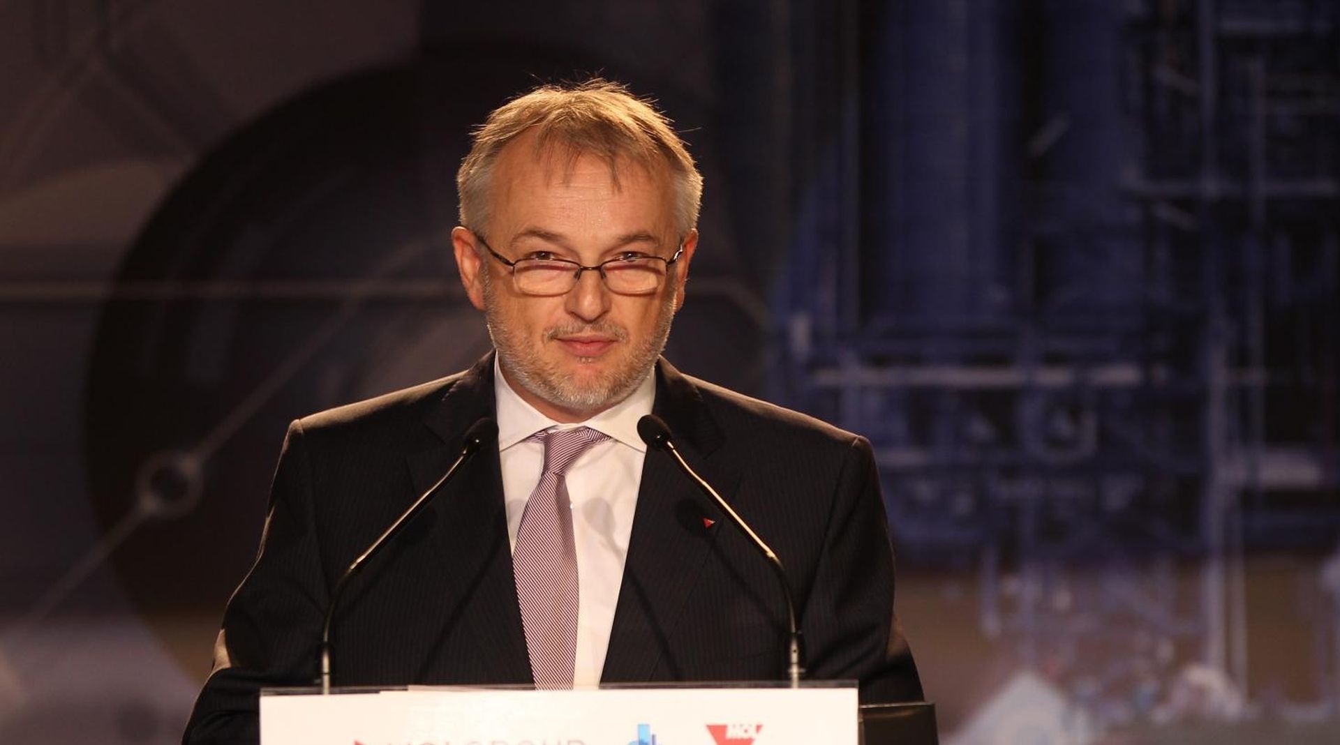 15.10.2013. Tiszaujvaros, Madjarska - Madjarski premijer Viktor Orban i predsjednik Uprave MOL-a Zsoltan Hernadi, za kojim je raspisana Interpolova tjeralica, otvorili su novi pogon butadiena u tvornici Tiszai Vegyi Kombinat. 
Photo: Boris Scitar/Vecernji list/PIXSELL