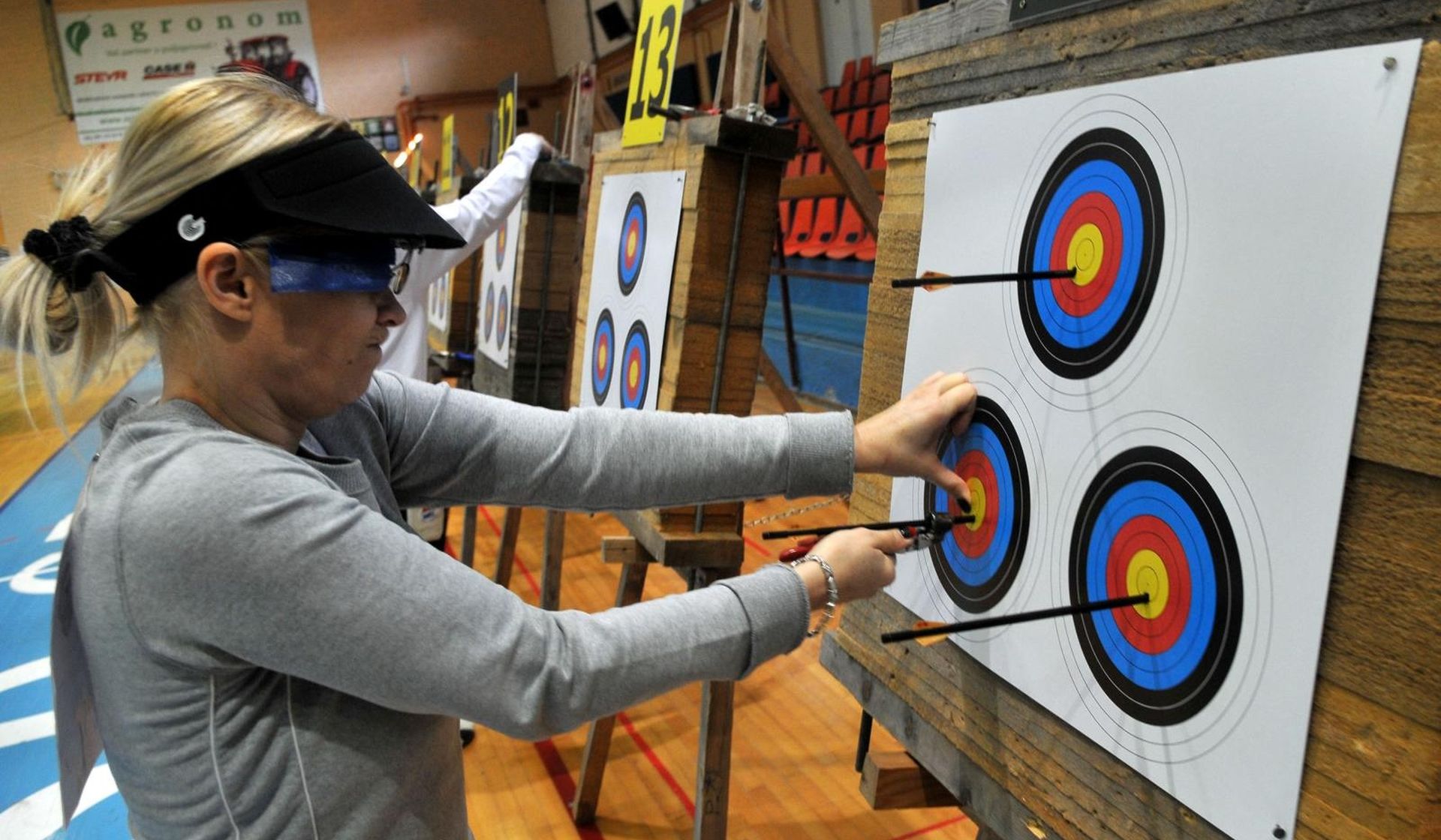 09.03.2014., Pozega - 
Tradicionalno prvenstvo grada Pozege u samostrelu okupilo je najbolje strijelce iz Hrvatske. Natjecanje se odrzava povodom Dana grada.
Photo: Dusko Mirkovic/Pixsell