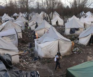 09.12.2019., Bihac - Izbjeglicki kamp na Vucjaku, migranti cekaju odluku Kantonalnih vlasti o preseljenju na novu lokaciju. Photo: Robert Anic/PIXSELL