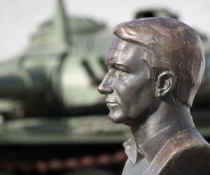 listopad.2011,  Vukovar - 
Dvadeset godina od okupacije u Domovinskom ratu Vukovar i Vukovarci pokusavaju zivjeti normalnim zivotom. Unatoc reintegraciji, proteku vremena i opseznoj obnovi ratne rane su jos vidljive u gradu i na njegovim stanovnicima.
Photo: Patrik Macek/PIXSELL