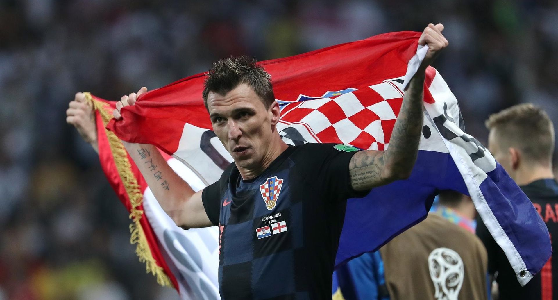 11.07.2018., stadion Luznjiki, Moskva, Rusija - Svjetsko nogometno prvenstvo 2018., polufinale, Hrvatska - Engleska. Hrvatska rezultatom 2:1 poslala Engleze kuci, u finalu ih ceka Francuska. Mario Mandzukic ogrnut hrvatskom zastavom. Photo: Igor Kralj/PIXSELL