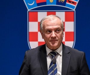 14.11.2019..  Zagreb  -  Marko Pavic ministar regionalnoga razvoja i fondova Europske unije urucio devet ugovora za projekt Razvoj e-usluga kolegama ministrima. Drazen Bosnjakovic  Photo: Josip Regovic/PIXSELL