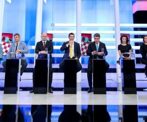 17.12.2019., Zagreb - Suceljavanje svih 11 predsjednickih kandidata na HRTu. Kolinda Grabar Kitarovic, Zoran Milanovic, Mislav Kolakusic, Miroslav Skoro, Ivan Pernar, Katarina Peovic, Anto Djapic, Dejan Kovac, Nedjeljko Babic, Dalija Oreskovic i Dario Jurican.
Photo: Igor Kralj/PIXSELL