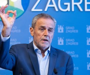 22.10.2019., Zagreb - GradonaCelnik Zagreba Milan Bandic sa suradnicima odrzao je konferenciju za novinare na temu "Akti gradonacelnika" u povodu 28. sjednice Gradske skupstine Grada Zagreba. Milan Bandic.
Photo: Davor Puklavec/PIXSELL