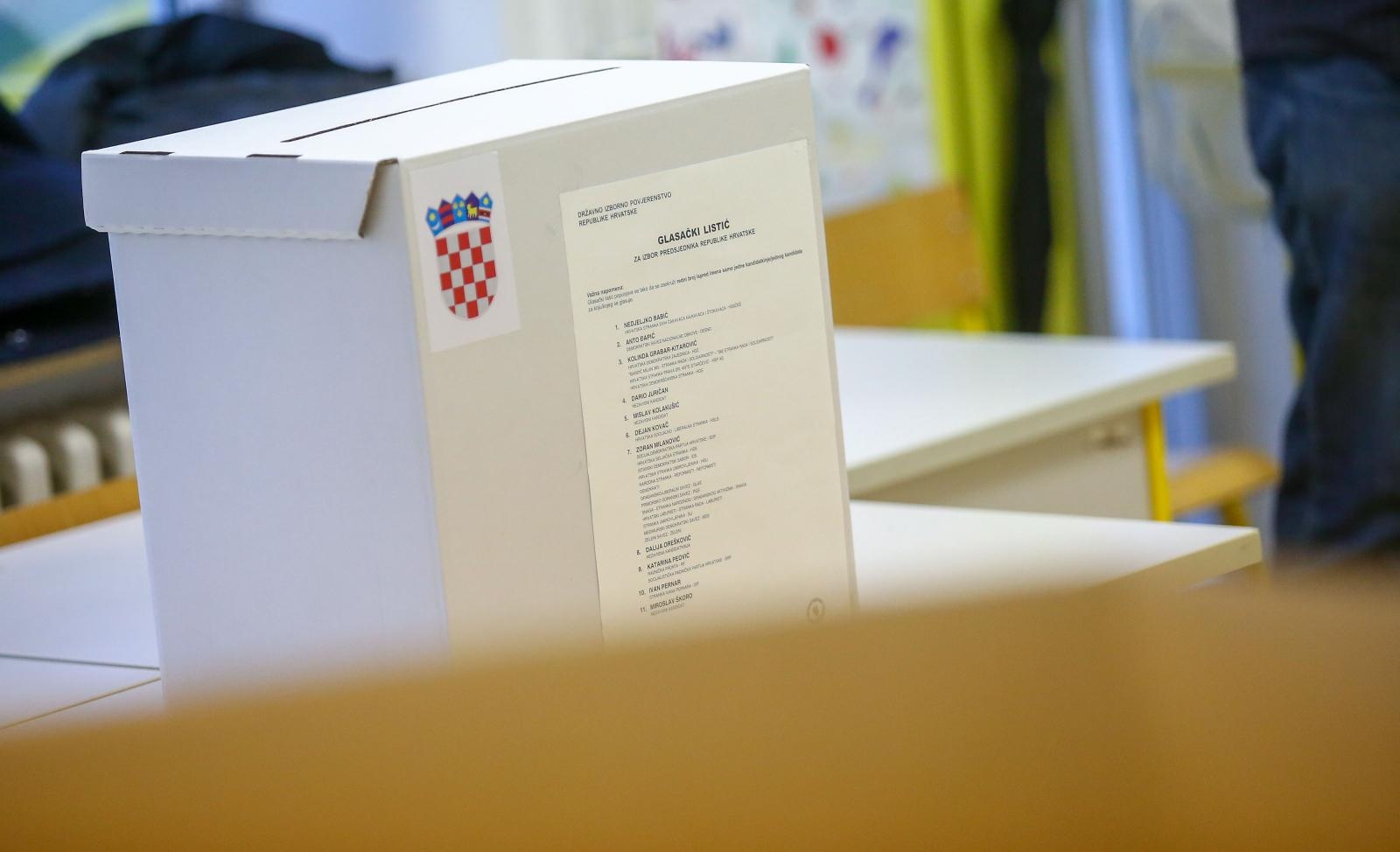 22.12.2019., Zagreb - Kandidat za predsjednika Republike Hrvatske Dejan Kovac glasovao je na izborima za predsjednika Republike Hrvatske u Osnovnoj skoli Borovje u Ulici Davora Zbiljskog 7.
Photo: Matija Habljak/PIXSELL