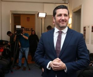 22.12.2019., Zagreb - Izborni stozer predsjednickog kandidata Dejana Kovaca u prostorijama HSLS-a na Zrinjevcu tijekom cekanja rezultata na izborima za predsjednika Republike Hrvatske. Photo: Matija Habljak/PIXSELL