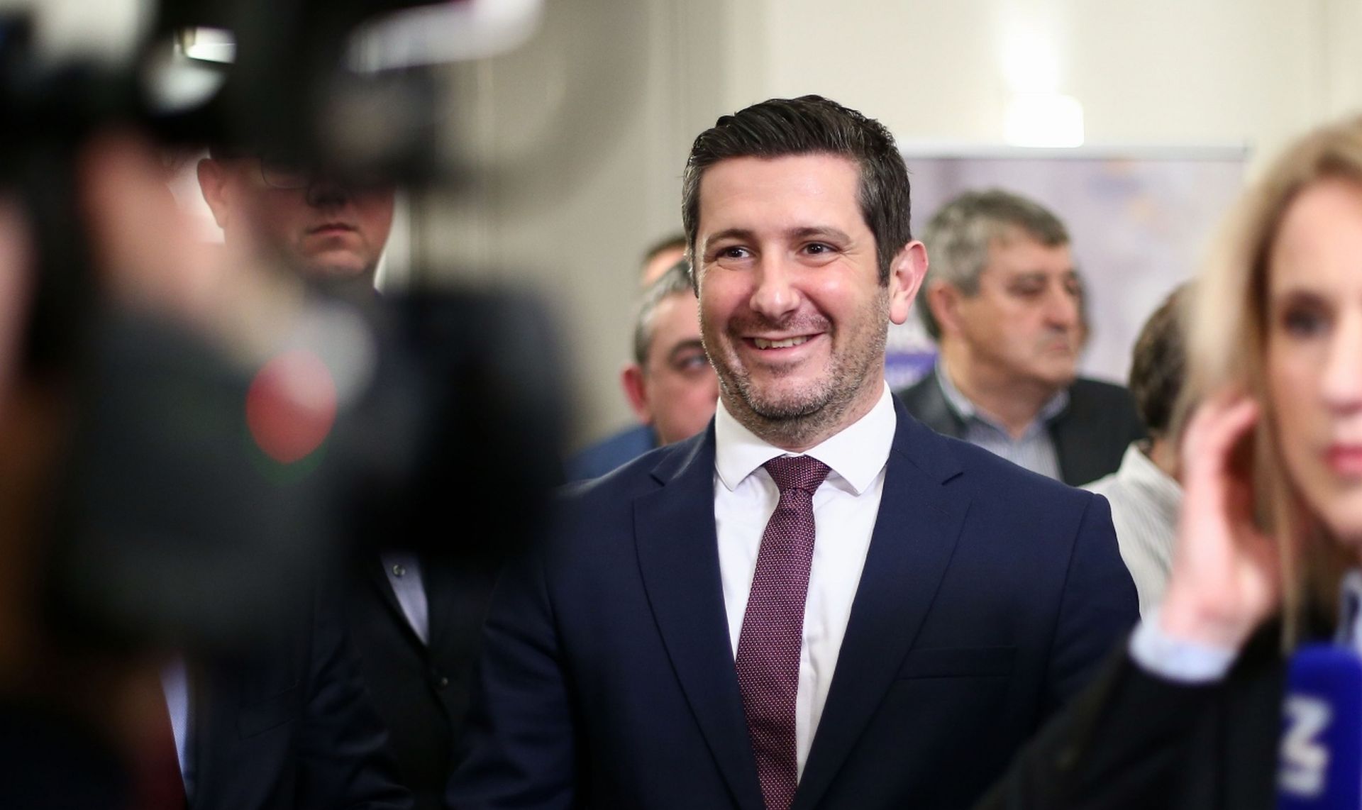 22.12.2019., Zagreb - Izborni stozer predsjednickog kandidata Dejana Kovaca u prostorijama HSLS-a na Zrinjevcu tijekom cekanja rezultata na izborima za predsjednika Republike Hrvatske. Photo: Matija Habljak/PIXSELL
