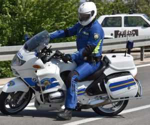 25.04.2017., Sibenik - Policijski sluzbenik na motoru. Photo: Hrvoje Jelavic/PIXSELL