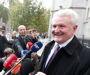 25.10.2018., London - Ivica Todoric nakon odluke o izrucenju Hrvatskoj na Visokom sudu Royal Courts of Justice napustio je sud u pratnji supruge Vesne i odvjetnice Cherie Blair te dao kratku izjavu okupljenim medijima. 

Photo: Goran Stanzl/PIXSELL