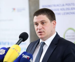 27.12.2019., Karlovac - Potpisan ugovor o dodjeli bespovratnih sredstava za projekt: Rekonstrukcija postojeceg i izgradnja drugog kolosijeka na dionici Hrvatski Leskovac – Karlovac. Na svecanom potpisivanju nazocili su i Premijer Andrej Plenkovic sa ministrima.
Photo: Emica Elvedji/PIXSELL