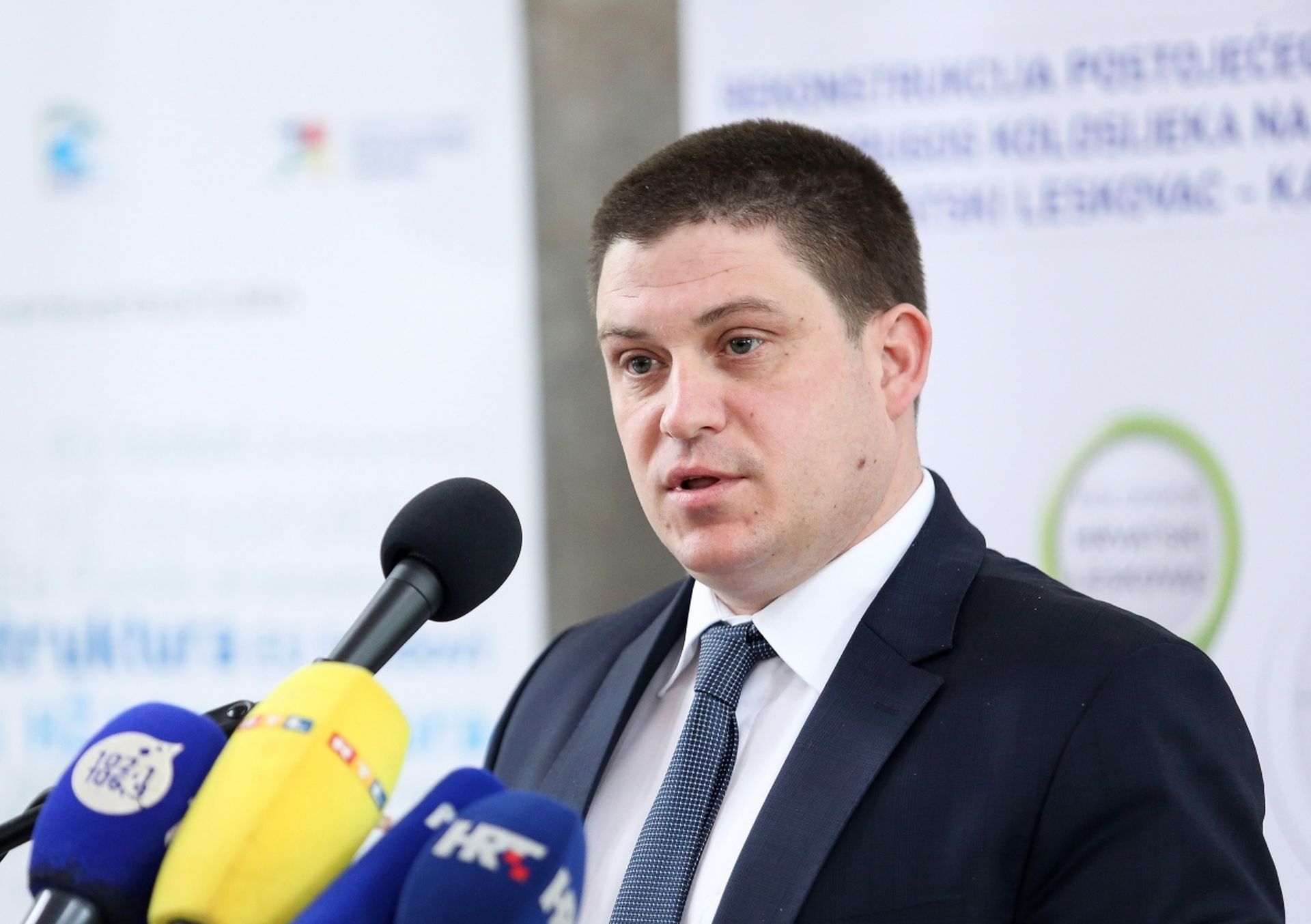 27.12.2019., Karlovac - Potpisan ugovor o dodjeli bespovratnih sredstava za projekt: Rekonstrukcija postojeceg i izgradnja drugog kolosijeka na dionici Hrvatski Leskovac – Karlovac. Na svecanom potpisivanju nazocili su i Premijer Andrej Plenkovic sa ministrima.
Photo: Emica Elvedji/PIXSELL