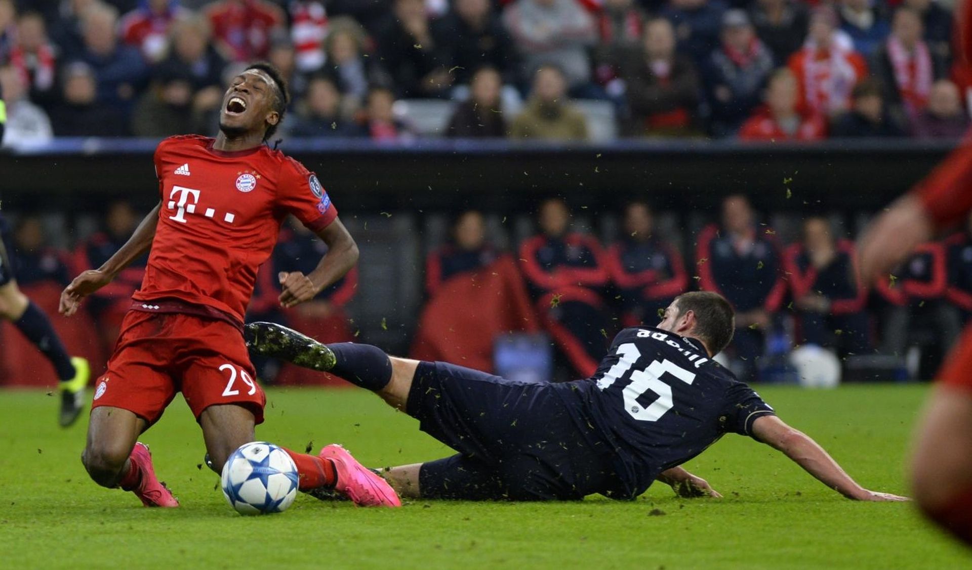 29.09.2015., Allianz Arena, Muenchen, Njemacka - UEFA Liga prvaka, skupina F, 2. kolo, Bayern - Dinamo Zagreb. Kingsley Coman, Arijan Ademi.
Photo: Marko Lukunic/PIXSELL