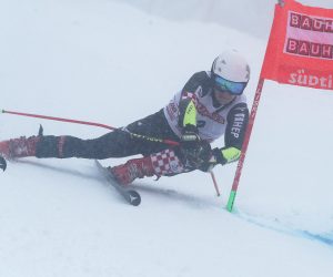 epa08086470 Filip Zubcic of Croatia in action during the men's Giant Slalom race at the FIS Alpine Skiing World Cup event in Alta Badia, Italy, 22 December 2019.  EPA/ANDREA SOLERO