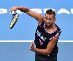 epa08097065 Nick Kyrgios of Australia takes part in a practice session at the Queensland Tennis Centre in Brisbane, Australia, 01 January 2020.  EPA/DARREN ENGLAND AUSTRALIA AND NEW ZEALAND OUT