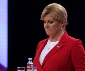 Zagreb, 02.01.2019. - Sučeljvanje predsjedničkih kandidata Zorana Milanovića i Kolinde Grabar-Kitarović na HRT-u.  Na fotografiji Kolinda Grabar-Kitarović.  foto HINA/ Daniel KASAP/dk