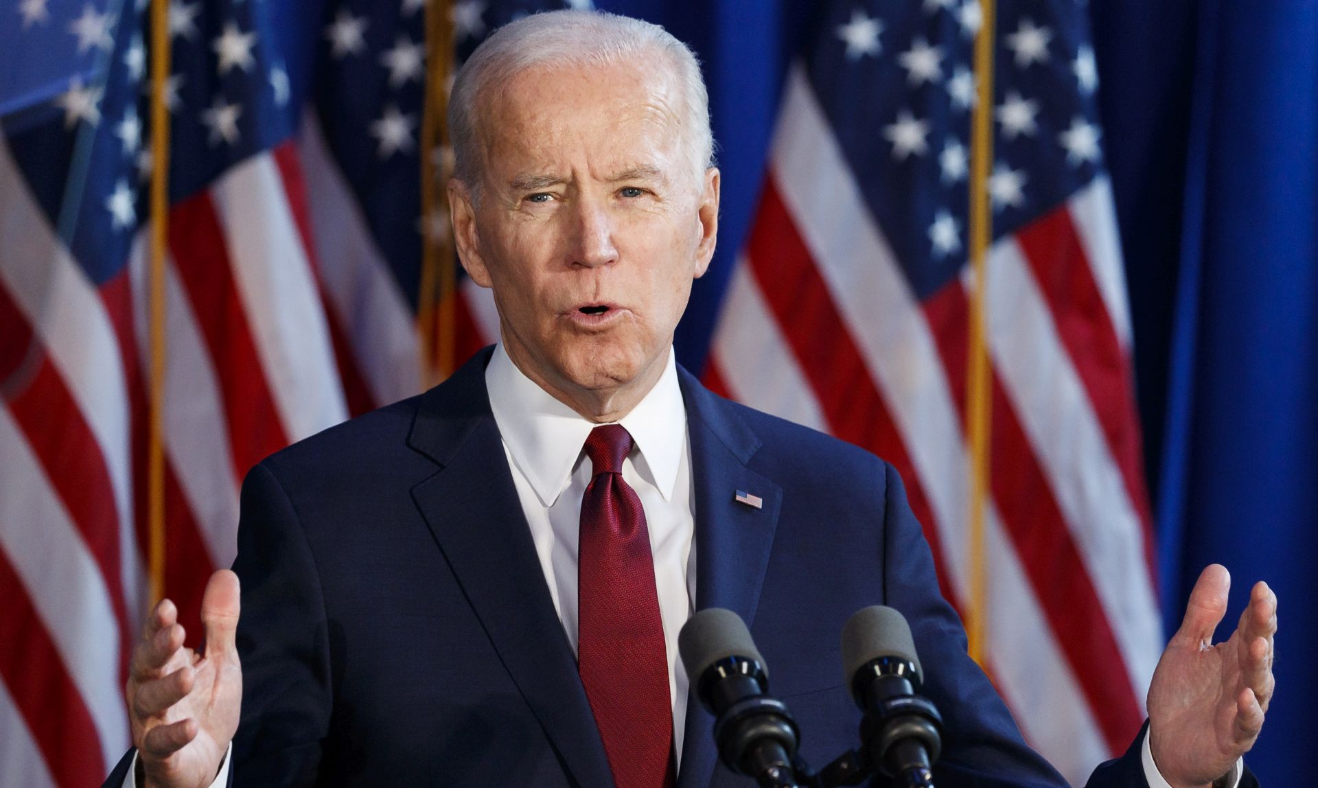 epa08110790 Democratic presidential candidate and former US Vice President Joe Biden makes a foriegn policy statement related to the Trump administration's recent action against Iran in New York, New York, USA, 07 January 2020.  EPA/JUSTIN LANE