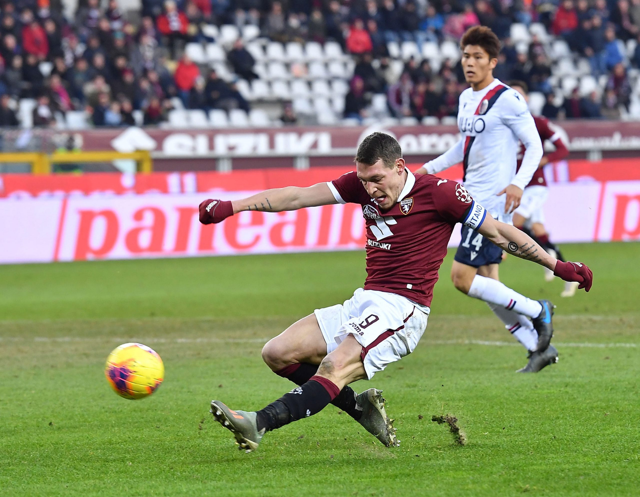 epa08122944 Torino’s Andrea Belotti in action during the Italian Serie A soccer match between Torino FC and Bologna FC at the Olimpico Grande Torino  stadium in Turin, Italy, 12 January 2020.  EPA/ALESSANDRO DI MARCO