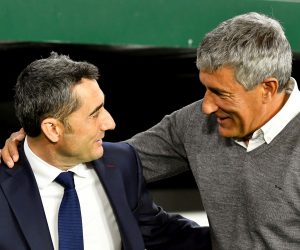 epa08125953 (FILE) - FC Barcelona's head coach Ernesto Valverde (L) greets Betis' coach Quique Setien (R) prior to the Spanish La Liga soccer match between Real Betis and FC Barcelona in Seville, Spain, 17 March 2019 (reissued 13 January 2020). The Spanish soccer club FC Barcelona on 13 January 2020 announced they have sacked head coach Ernesto Valverde, and will replace him with Quique Setien.  EPA/RAUL CARO *** Local Caption *** 55063379