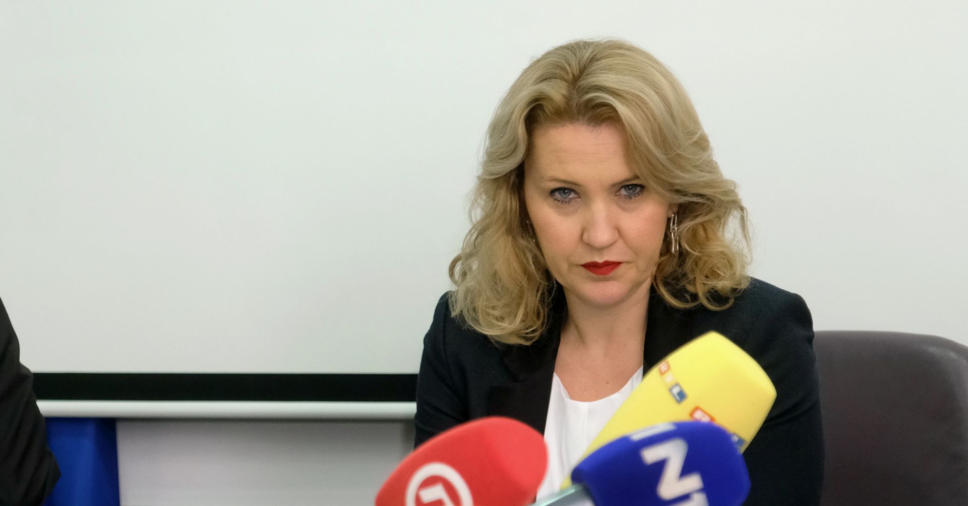 Zagreb, 16.01.2020. - Povjerenstvo je, među inim, donijelo odluke o pokretanju ili nepokretanju postupka protiv ministrice kulture Nine Obuljen Koržinek, HDZ-ovog saborskog zastupnika Lovre Kuščevića, bivše ministrice regionalnog razvoja i fondova Europske unije Gabrijele Žalac te zagrebačkog gradonačelnika Milana Bandića.
Na fotografiji Nataša Novaković.
foto HINA/ Edvard ŠUŠAK/ es