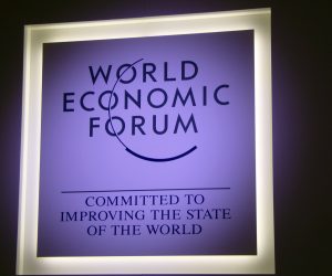 Davos, 21.1.2020 - Svjetski gospodarski forum (WEF) poèeo je u utorak s radom u vicarskom Davosu s fokusom na raspravu o klimatskim promjenama o kojima je govorila Greta Thunberg a kasnije bi mogao i Donald Trump, dvoje globalnih lidera koji simboliziraju suprotstavljene strane u pitanju globalnog zagrijavanja.
foto HINA/ Darko Vlahoviæ/ ua