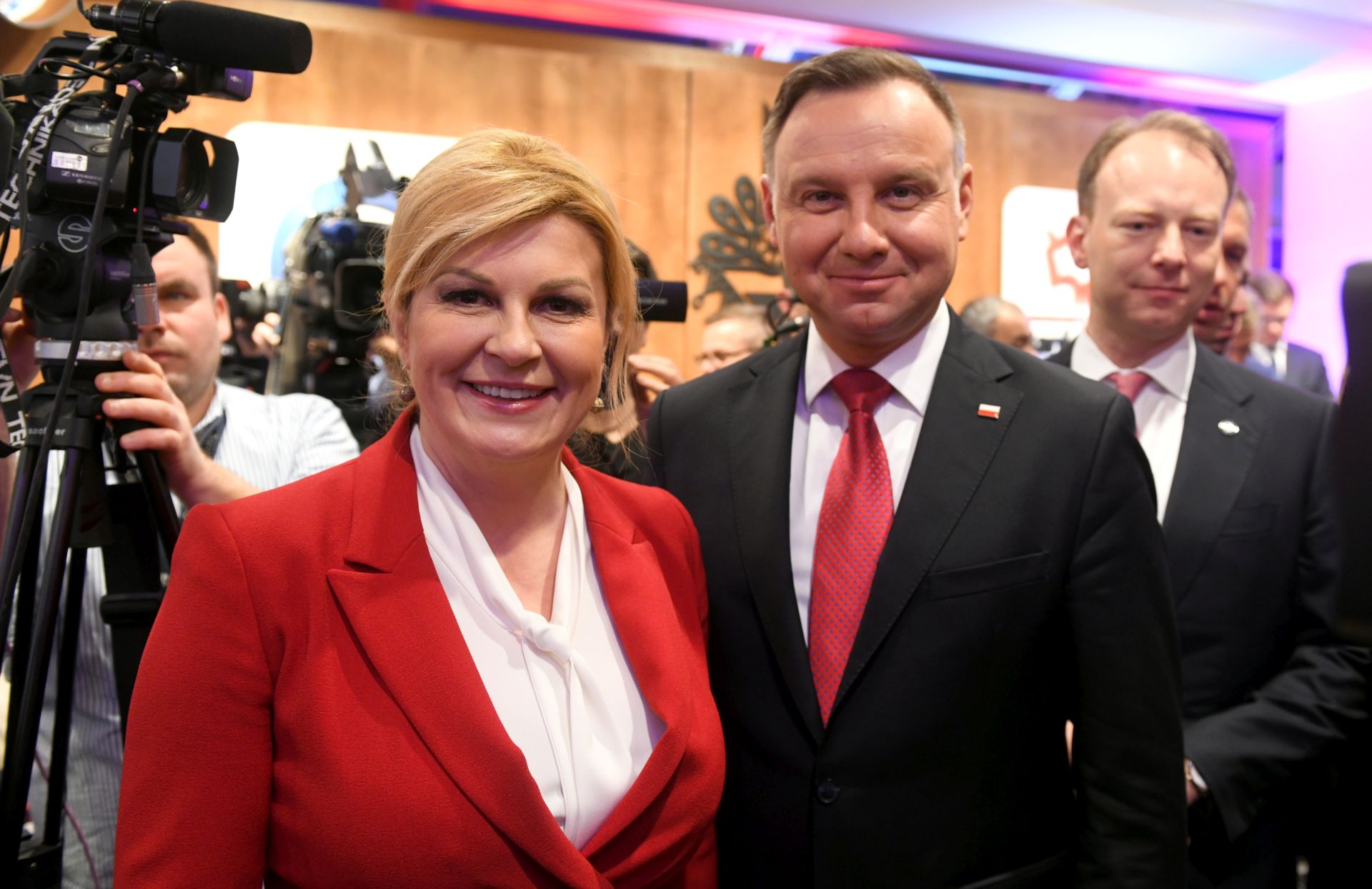 Davos, 22.01.2020. - Hrvatska predsjednica Kolinda Grabar-Kitaroviæ sudjeluje na panelu Ekonomska vitalnost srednje i istoène Europe u sklopu Svjetskog ekonomskog foruma. Na fotografiji predsjednica RH Kolinda Grabar-Kitaroviæ i predsjednik Republike Poljske Andrzej Duda. foto HINA/ Ured predsjednice RH/ t