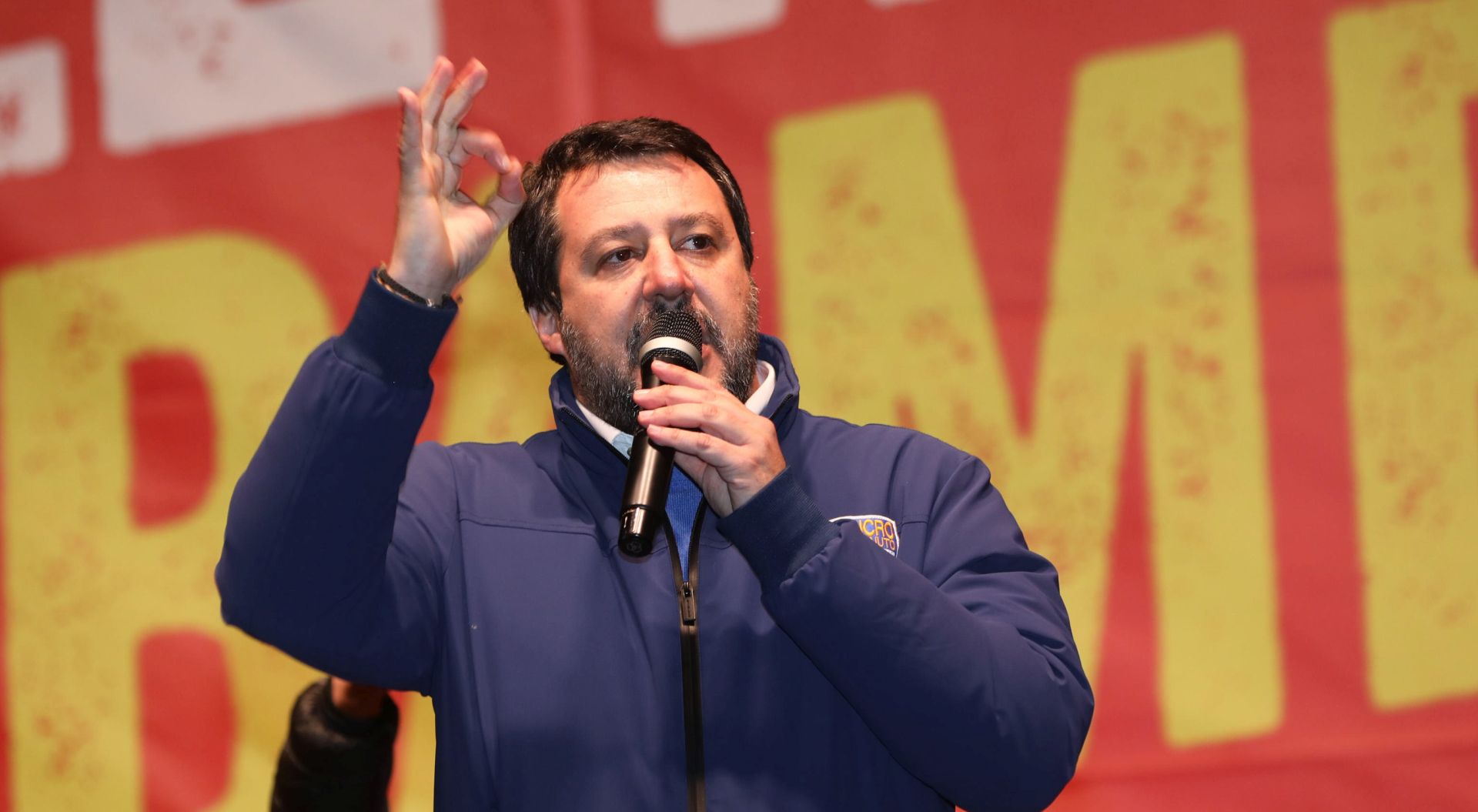 epa08156130 League leader Matteo Salvini speaks at an electoral event to support Lucia Borgonzoni, candidate of the center right to the presidency of Emilia-Romagna in Bibbiano, Italy, 23 January 2020. The regional elections in Calabria and Emilia-Romagna will be held on 26 January.  EPA/ELISABETTA BARACCHI