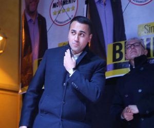 epa08156198 Luigi Di Maio (L), former political leader of the 5-star movement, attends an electoral event in support of Simone Benini, candidate of the Movement for the presidency of the Emilia-Romagna, in Bologna, Italy, 23 January 2020. The regional elections in Calabria and Emilia-Romagna will be held on 26 January.  EPA/GIORGIO  BENVENUTI