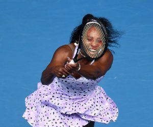 epa08156894 Serena Williams of the USA in action against Qiang Wang of China during a third round Women's Singles match on day five of the Australian Open tennis tournament at Melbourne Park in Melbourne, Australia, 24 January 2020.  EPA/LUKAS COCH AUSTRALIA AND NEW ZEALAND OUT  EDITORIAL USE ONLY