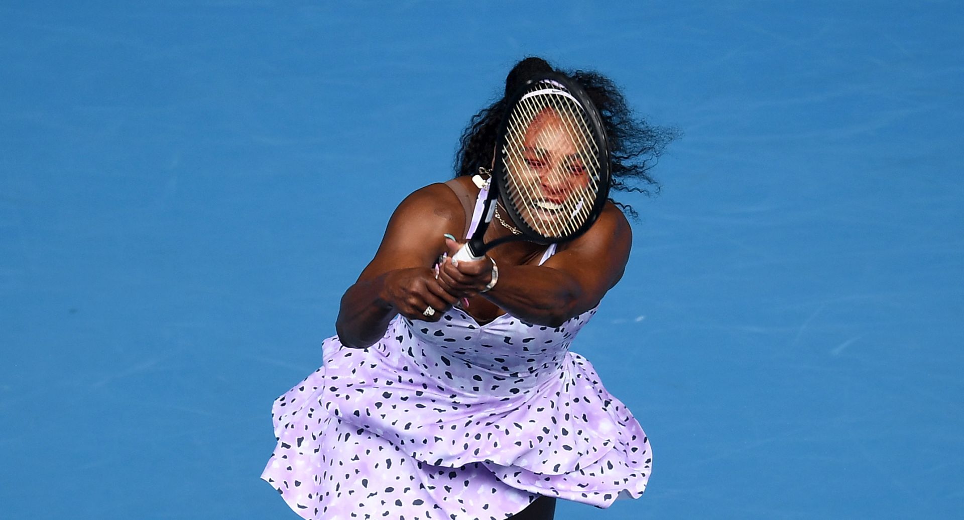 epa08156894 Serena Williams of the USA in action against Qiang Wang of China during a third round Women's Singles match on day five of the Australian Open tennis tournament at Melbourne Park in Melbourne, Australia, 24 January 2020.  EPA/LUKAS COCH AUSTRALIA AND NEW ZEALAND OUT  EDITORIAL USE ONLY