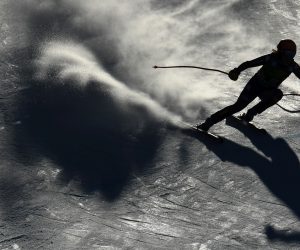 epa08158041 Federica Brignone of Italy in action during the women's Downhill race of the FIS Alpine Skiing World Cup event in Bansko, Bulgaria, 24 January 2020.  EPA/VASSIL DONEV