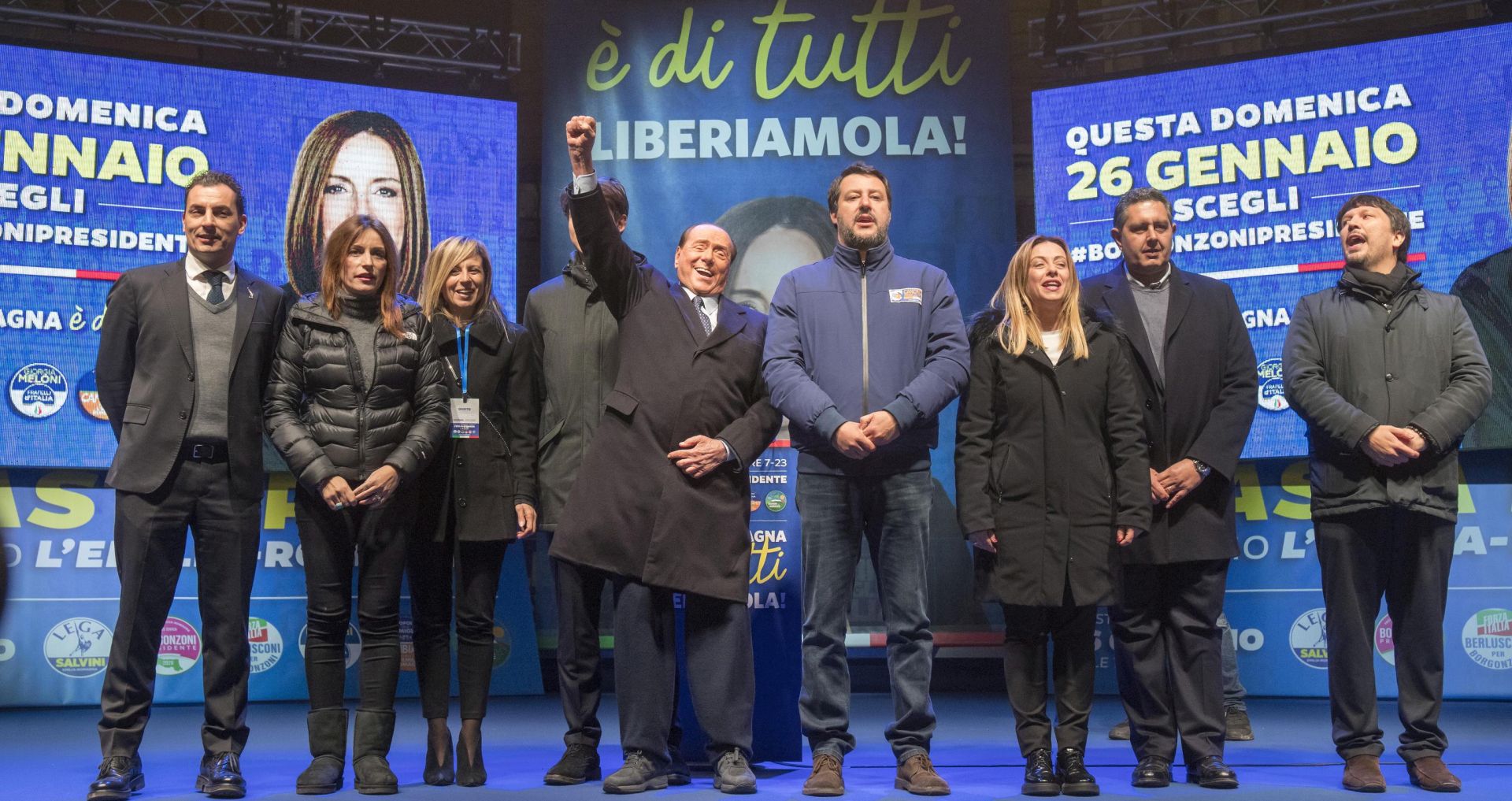 epa08160666 Secretary of Lega party Matteo Salvini (4-R), President of Forza Italia party Silvio Berlusconi (C), President of Fratelli d'Italia party Giorgia Meloni (3-R) and President's candidate Lucia Borgonzoni (2L) during the final rally of the centre-right election campaign in view of the regional elections in the Emilia-Romagna Region, in Ravenna, Italy, 24 January 2020.  EPA/PASQUALE BOVE
