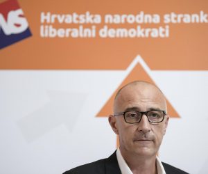 01.10.2019., Zagreb- Predsjednik Hrvatske narodne stranke – liberalnih demokrata Ivan Vrdoljak objavio je odluku Matije Posavca da izlazi iz stranke.
Photo: Sandra Simunovic/PIXSELL