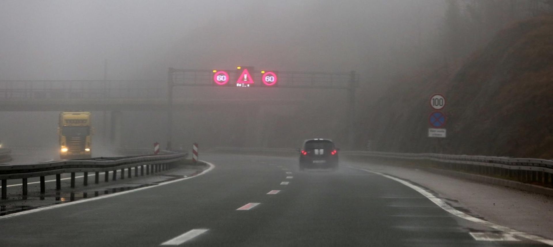 03.02.2016. Rijeka, Matulji - Gusta magla na podrucju Rijeke i okolice usporava promet na autocesti Rijeka - Rupa.
Photo: Goran Kovacic/PIXSELL