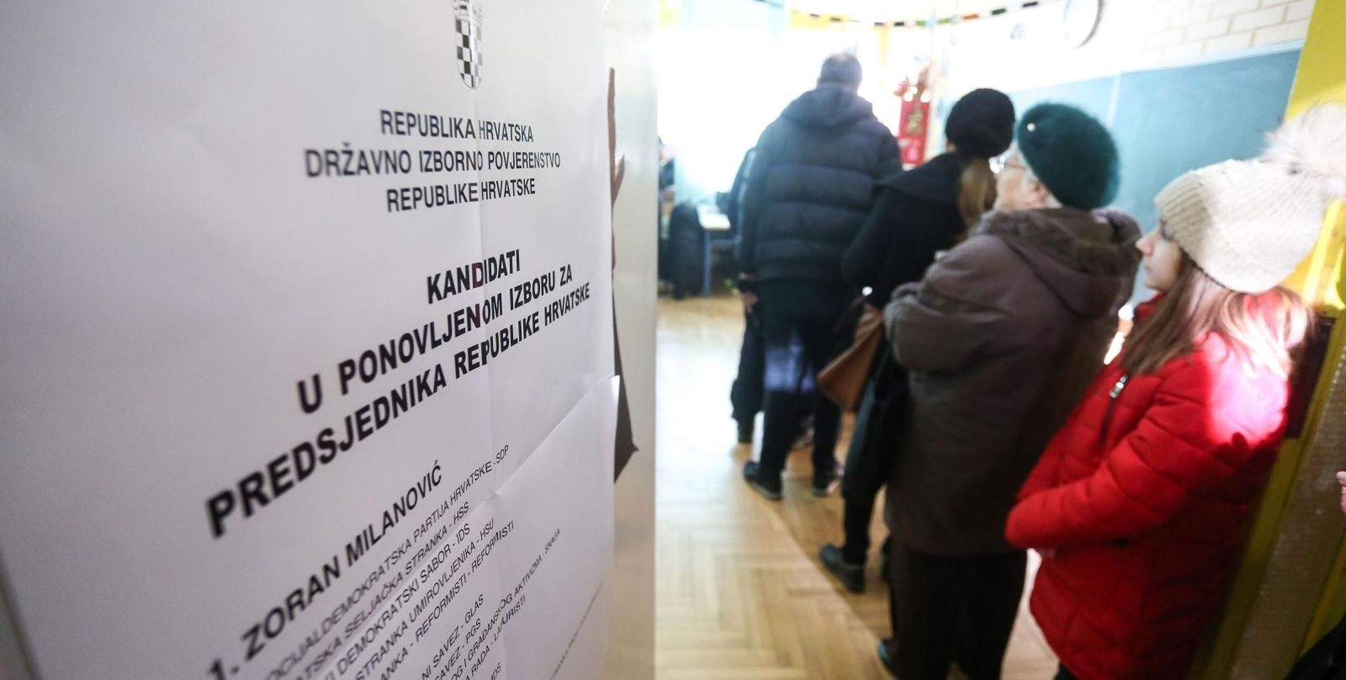 05.01.2020., Zagreb - Gradjani na birackom mjestu u OS Ive Andrica. 
Photo: Marin Tironi/PIXSELL
