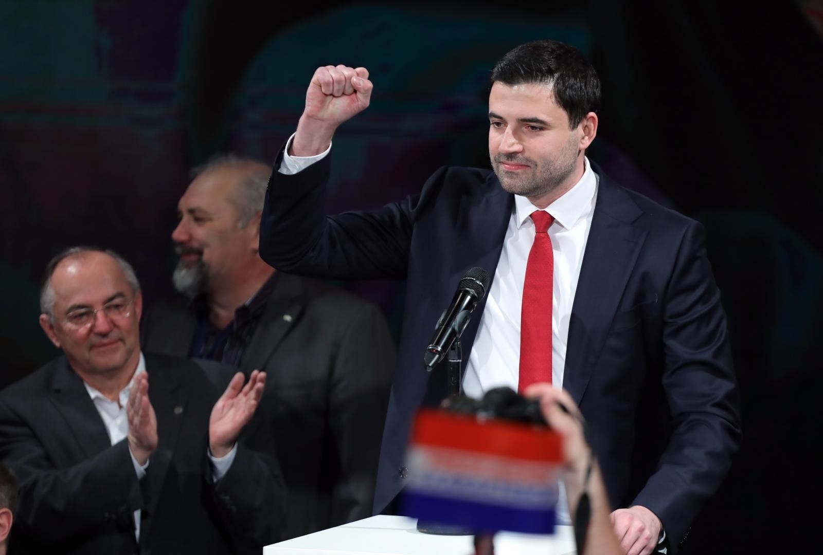05.01.2020., Zagreb - Izborni stozer predsjednickog kandidata Zorana Milanovica u Tvornici kulture tijekom cekanja rezultata na izborima za predsjednika Republike Hrvatske. Davor Bernardic Photo: Jurica Galoic/PIXSELL
