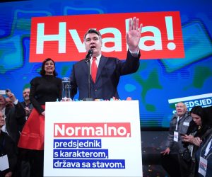 05.01.2020., Zagreb - Izborni stozer predsjednickog kandidata Zorana Milanovica u Tvornici kulture tijekom cekanja rezultata na izborima za predsjednika Republike Hrvatske.  Zoran Milanovic, Sanja Music Milanovic Photo: Marko Lukunic/PIXSELL