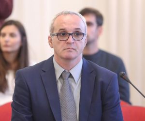 06.11.2019., Zagreb - Okrugli stol o utjecaju medija na korisnike socijalne skrbi i potpore socijalnim radnicima, eticnom izvjestavanju u medijima, pravu novinara da izvjestavaju o temama od javnog interesa u organizaciji Hrvatske komore socijalnih radnika i Hrvatskog novinarskog drustva. Hrvoje Zovko. 
Photo: Luka Stanzl/PIXSELL