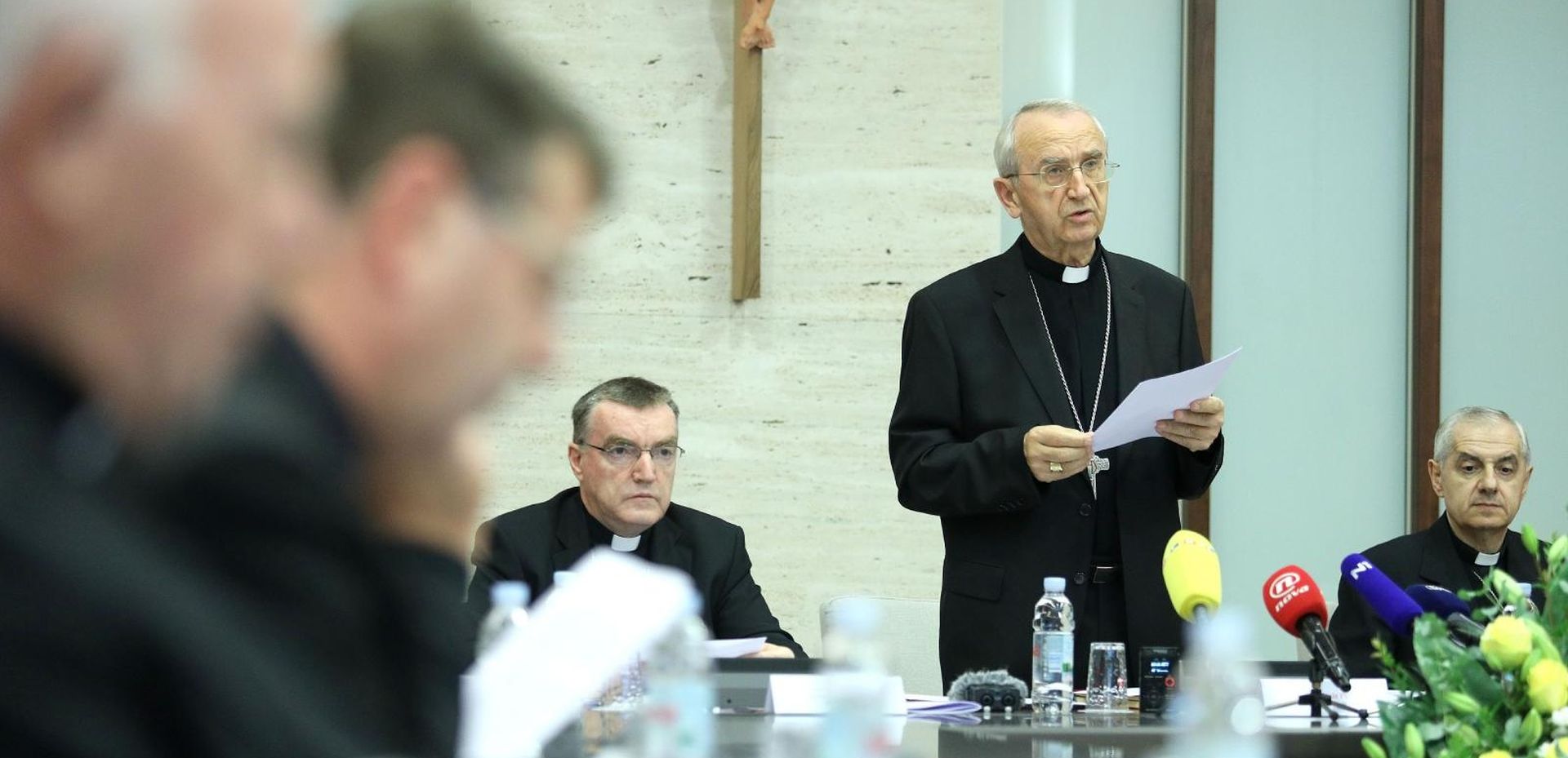 Zagreb: Počelo plenarno zasjedanje Sabora Hrvatske biskupske konferencije 09.10.2018., Zagreb - U sjedistu HBK pocelo je 57. redovito plenarno zasjedanje Sabora Hrvatske biskupske konferencije, pod predsjedanjem predsjednika HBK zadarskog nadbiskupa Zelimira Puljica. Josip Bozanic, Zelimir Puljic. 

Photo: Patrik Macek/PIXSELL