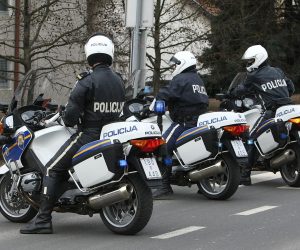 26.02.2010., Zagreb - Pripadnici specijalnih policijskih snaga dovode Bojana Gudurica u zatvor Remetinec nakon sto je izrucen Hrvatskoj.
Photo: Jurica Galoic/PIXSELL
