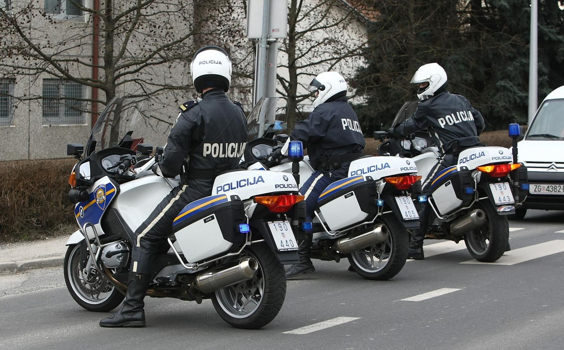 26.02.2010., Zagreb - Pripadnici specijalnih policijskih snaga dovode Bojana Gudurica u zatvor Remetinec nakon sto je izrucen Hrvatskoj.
Photo: Jurica Galoic/PIXSELL