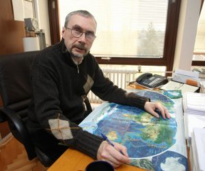 11.03.2011. Zagreb - Prof. Mirko Orlic s odsjeka za geofiziku na PMF-u je jedini hrvatski strucnjak za tsunamije.
Photo: Petar Glebov/PIXSELL