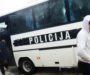 12.11.2019., Bihac, Bosna i Hercegovina - Kisa koja pada gotovo cijeli dan skoro je unistila kamp Vucjak u kojem trenutno boravi oko 1000 migranata. Taj broj se stalno povecava jer nove migrante policija konstantno dovodi u kamp.
Photo: Armin Durgut/PIXSELL