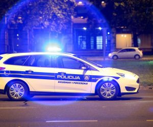 14.08.2019., Zagreb - Sudar osobnog automobila i skutera u Aveniji Veceslava Holjevca ispred Muzeja suvremene umjenosti. Policijski ocevid je u tijeku. 

Photo: Luka Stanzl/PIXSELL