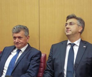 16.10.2019., Zagreb - Rasprava u Saboru o oporbenom prijedlogu za izglasavanje nepovijerenja ministru zdravstva ministru Milanu Kujundzicu. Milan Kujundzic i Andrej Plenkovic. 
Photo: Tomislav Miletic/PIXSELL