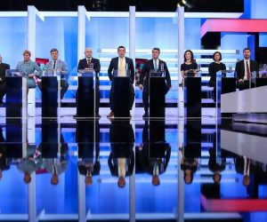 17.12.2019., Zagreb - Suceljavanje svih 11 predsjednickih kandidata na HRTu. Kolinda Grabar Kitarovic, Zoran Milanovic, Mislav Kolakusic, Miroslav Skoro, Ivan Pernar, Katarina Peovic, Anto Djapic, Dejan Kovac, Nedjeljko Babic, Dalija Oreskovic i Dario Jurican.
Photo: Igor Kralj/PIXSELL