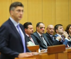 19.10.2016., Zagreb - Mandatar Andrej Plenkovic na prvoj sjednici 9. saziva Hrvatskog sabora predstavio je program Vlade i njezine clanove te je od zastupnika zatrazio da mu iskazu povjerenje. Lovro Kuscevic, Slaven Dobrovic, Tomo Medved, Tomislav Coric, Nina Obuljen Korzinek. Photo: Jurica Galoic/PIXSELL