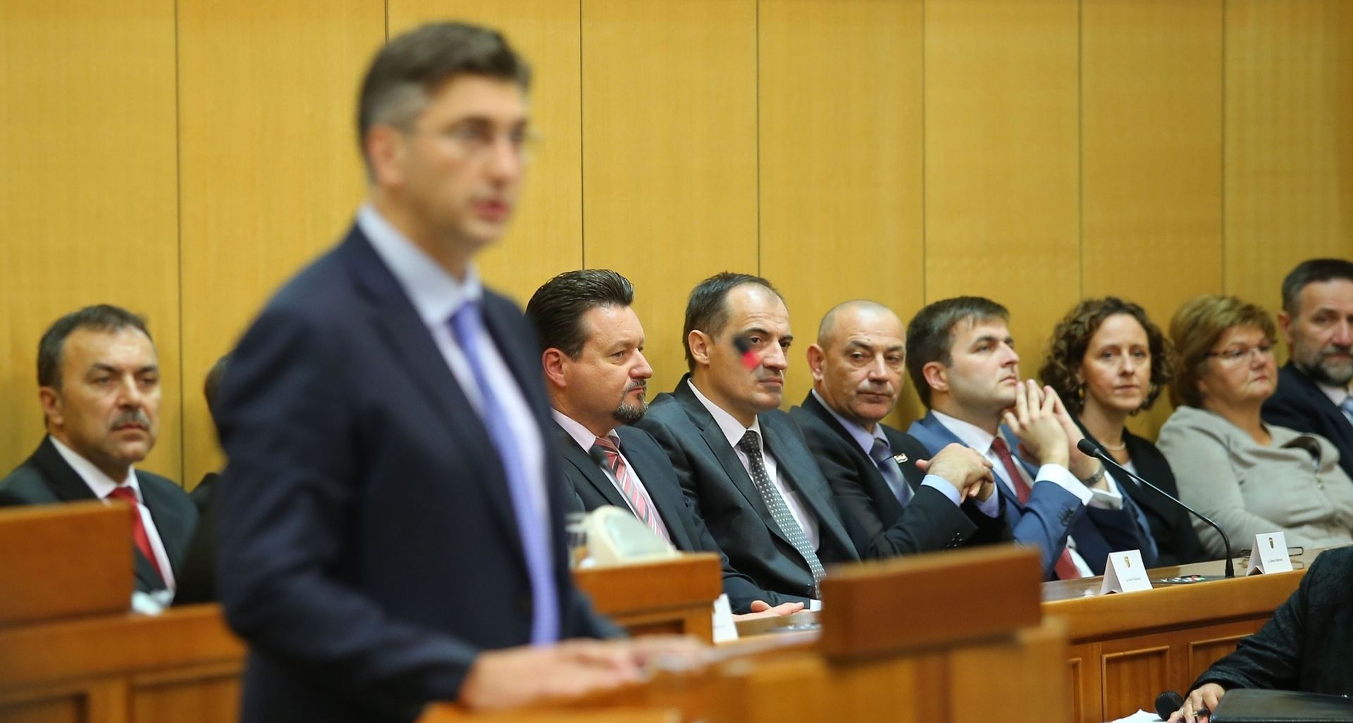 19.10.2016., Zagreb - Mandatar Andrej Plenkovic na prvoj sjednici 9. saziva Hrvatskog sabora predstavio je program Vlade i njezine clanove te je od zastupnika zatrazio da mu iskazu povjerenje. Lovro Kuscevic, Slaven Dobrovic, Tomo Medved, Tomislav Coric, Nina Obuljen Korzinek. Photo: Jurica Galoic/PIXSELL