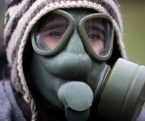 20.01.2020., Sarajevo, Bosna i Hercegovina - Prosvjed gradjana Sarajeva uslijed velikog zagadjenja zraka u glavnom gradu BiH. Prosvjed je odrzan ispred ispred zgrade Vlade kantona, a organizirala ga je neformalna grupa gradjana Sarajeva.
Photo: Armin Durgut/PIXSELL