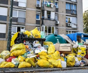 21.10.2019., Zagreb - Uobicajena slika zagrebackih kvartova zatrpanih smecem, dok se odvoz otpada i dalje obavlja 2 puta umjesto donedavnih 3 puta tjedno. Photo: Zoe Sarlija/PIXSELL