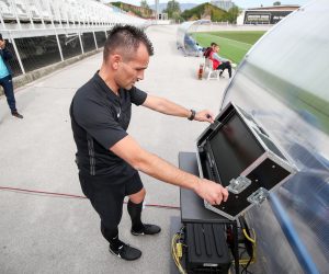 22.09.2019., stadion Kranjceviceva, Zagreb - Juniorsko nogometno prvenstvo hrvatske: NK Rudes - HNK Hajduk. Prvi put u Hrvatskoj na sluzbenoj utakmici koristena je VAR tehnologija. Sudac Ivan Bebek.
Photo: Igor Kralj/PIXSELL